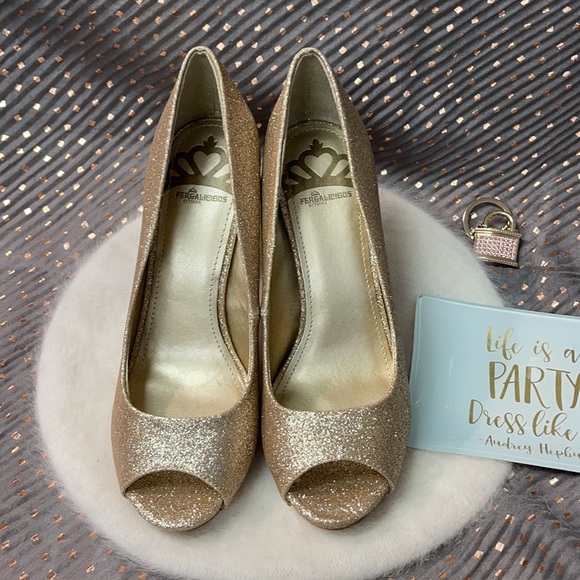 Gorgeous Gold Glitter ‘Grace’ Heels 👠 | Fergalicious by Fergie - Picture 9 of 10